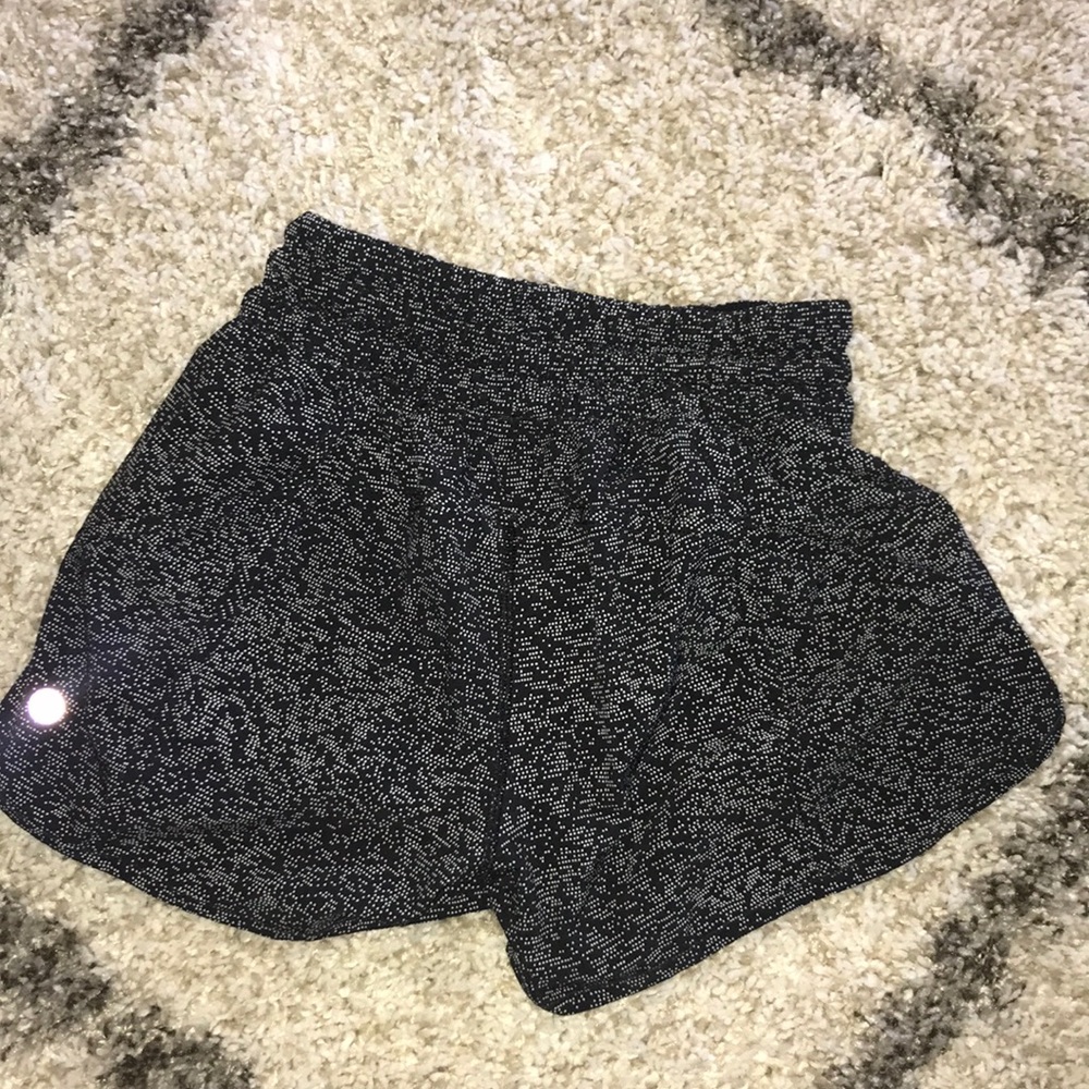 Lululemon tracker shorts size 4